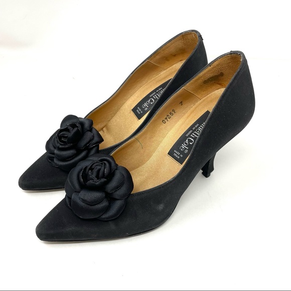 KENNETH COLE black satin heels - Picture 2 of 10